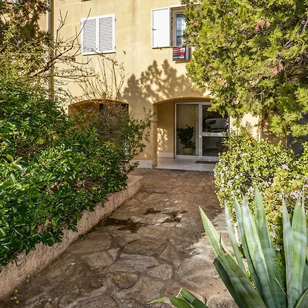 Port Ile Rousse Apartment *